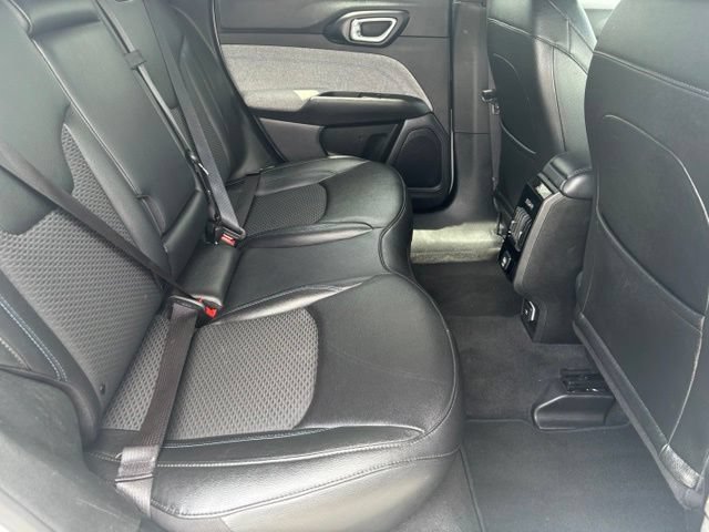 Used 2024 Jeep Compass Latitude AWD/4WD image 17