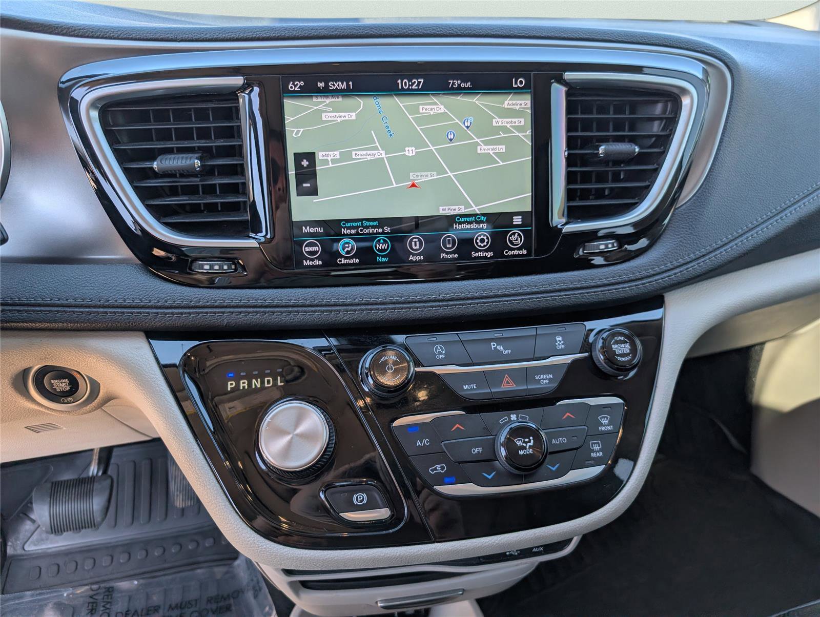 Used 2018 Chrysler Pacifica Limited image 16