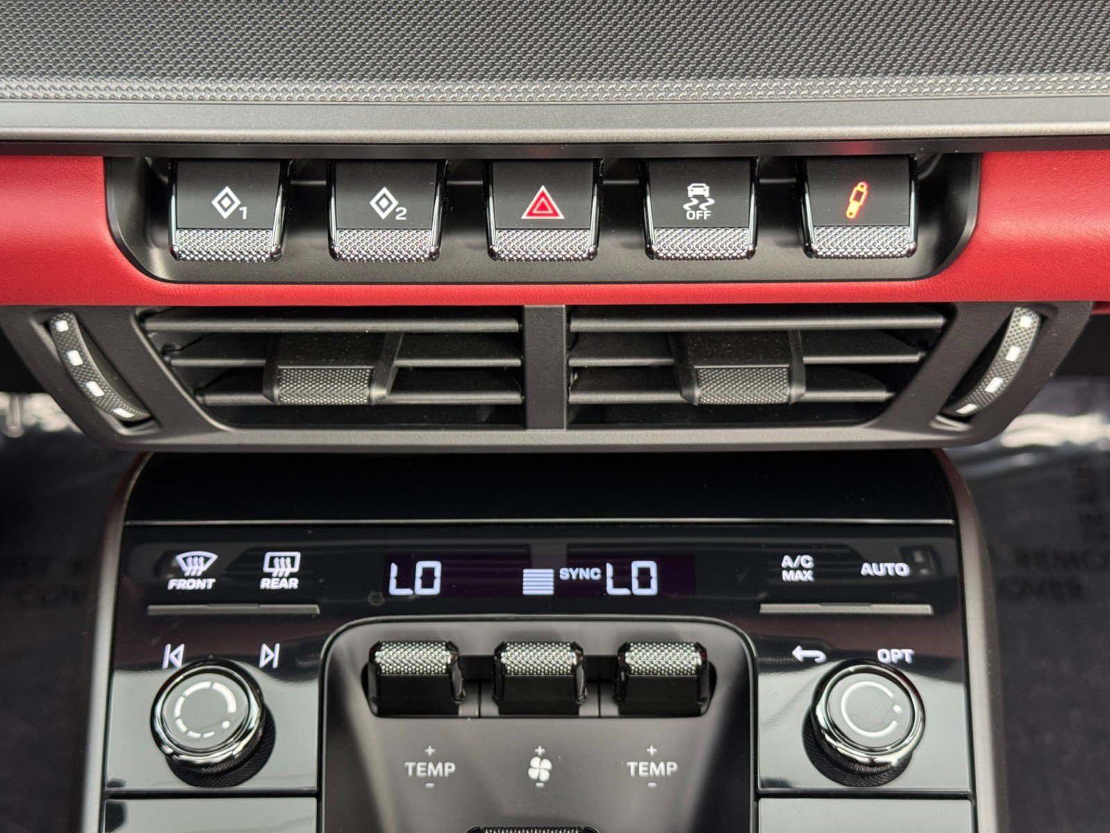 Used 2025 Porsche 911 Carrera image 32