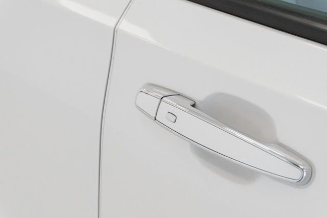 Used 2023 GMC Terrain Denali image 9