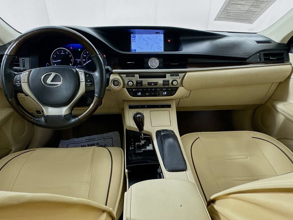 Used 2013 Lexus ES 350 w/ Luxury Pkg FWD image 28