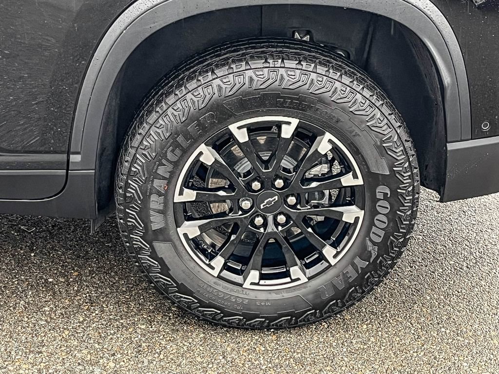 Used 2025 Chevrolet Traverse Z71 w/ Enhanced Driving Package image 17