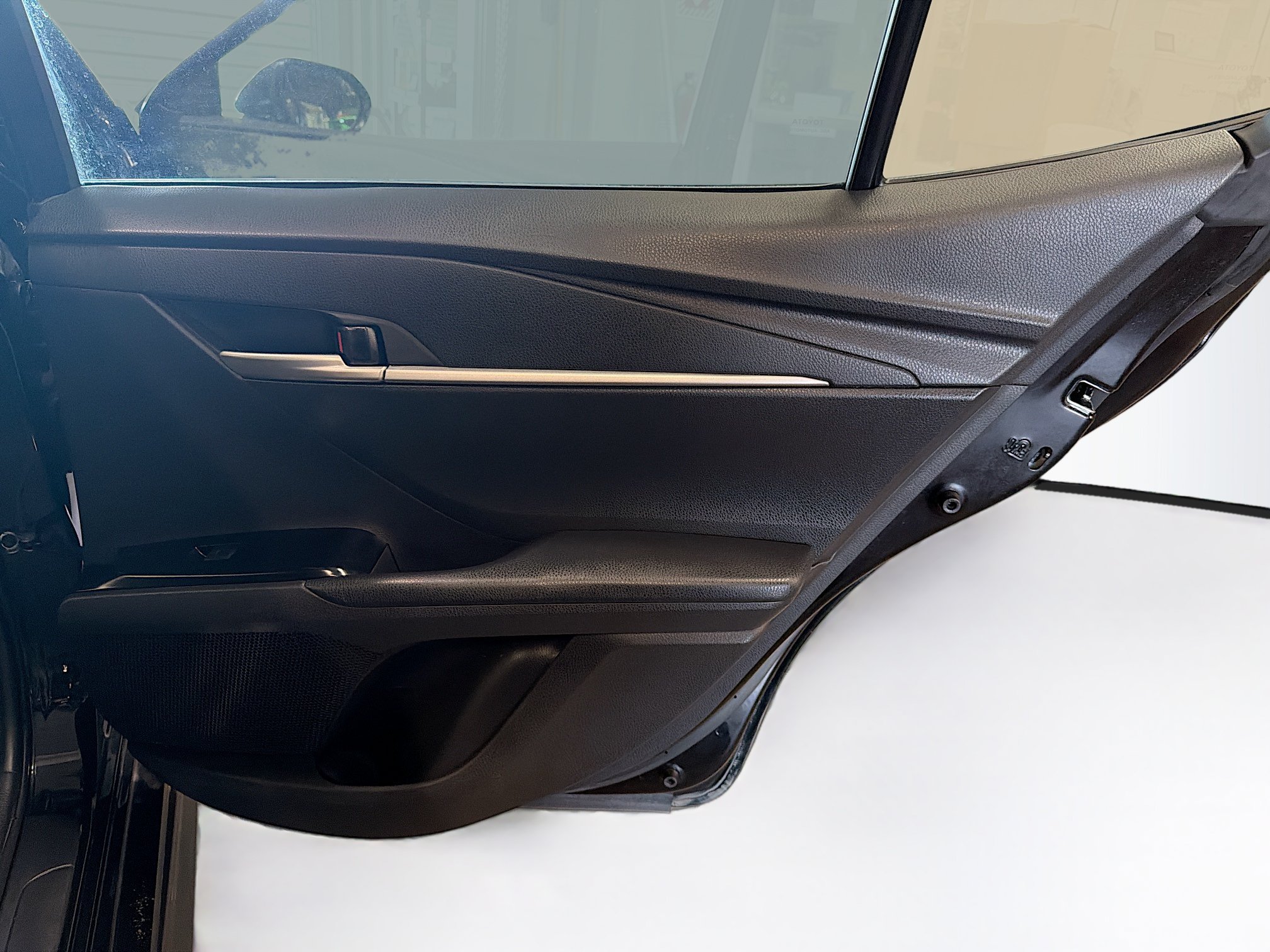 Used 2025 Toyota Camry SE FWD image 30