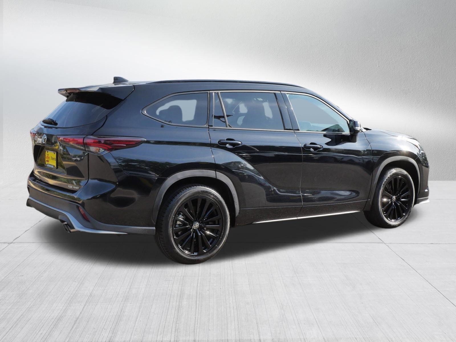 Certified 2025 Toyota Highlander XSE AWD/4WD image 8