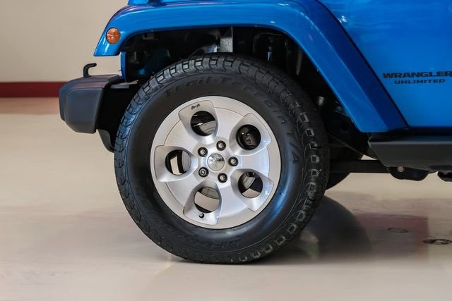 Used 2015 Jeep Wrangler Unlimited Sahara w/ Connectivity Group image 50