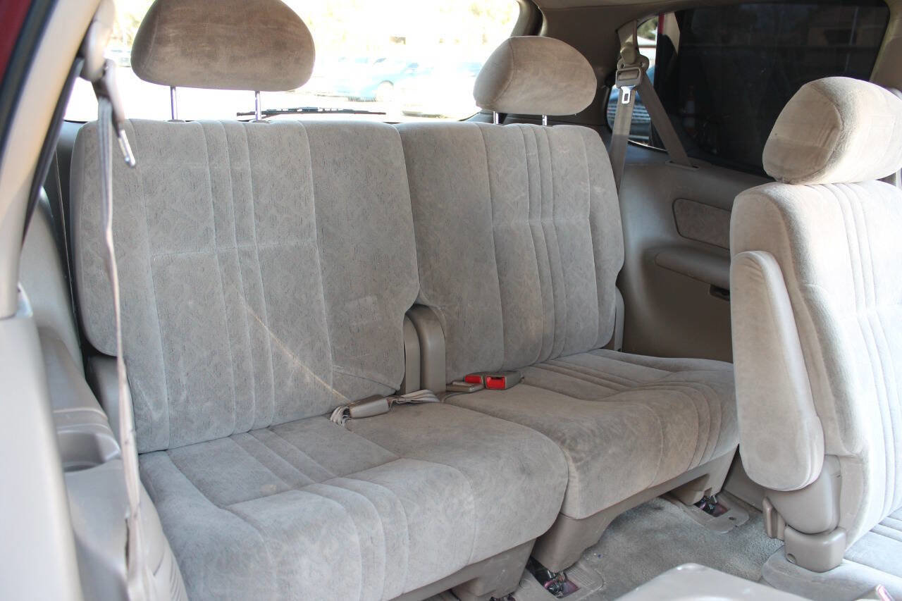 Used 1998 Toyota Sienna LE image 30