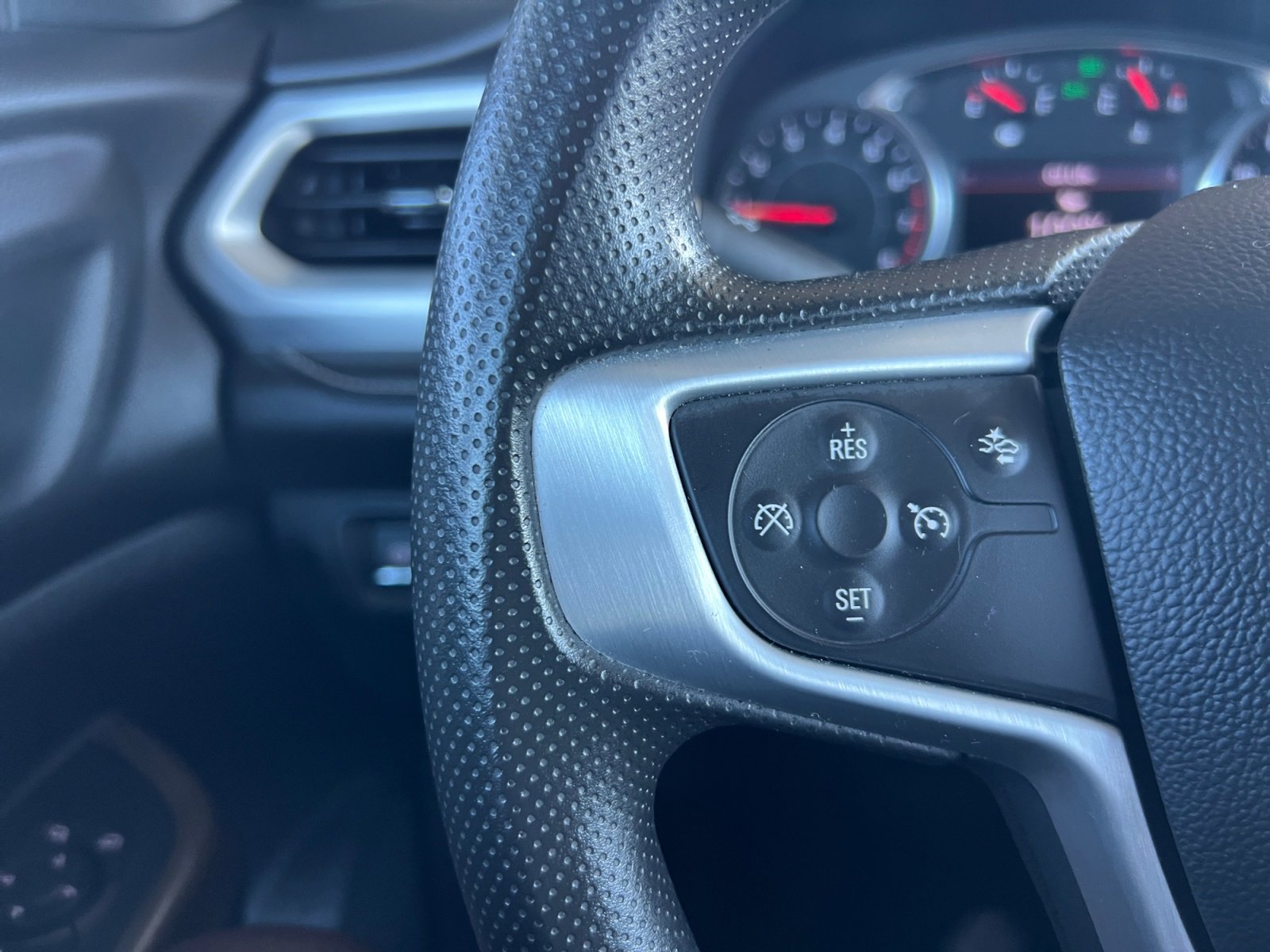 Used 2023 GMC Acadia SLE w/ Driver Convenience Package image 20