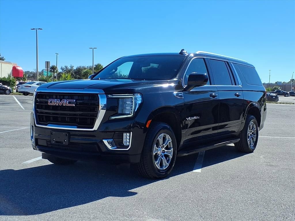 Used 2024 GMC Yukon XL SLE image 3