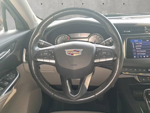 Used 2023 Cadillac XT4 Luxury w/ Cold Weather Package FWD image 27