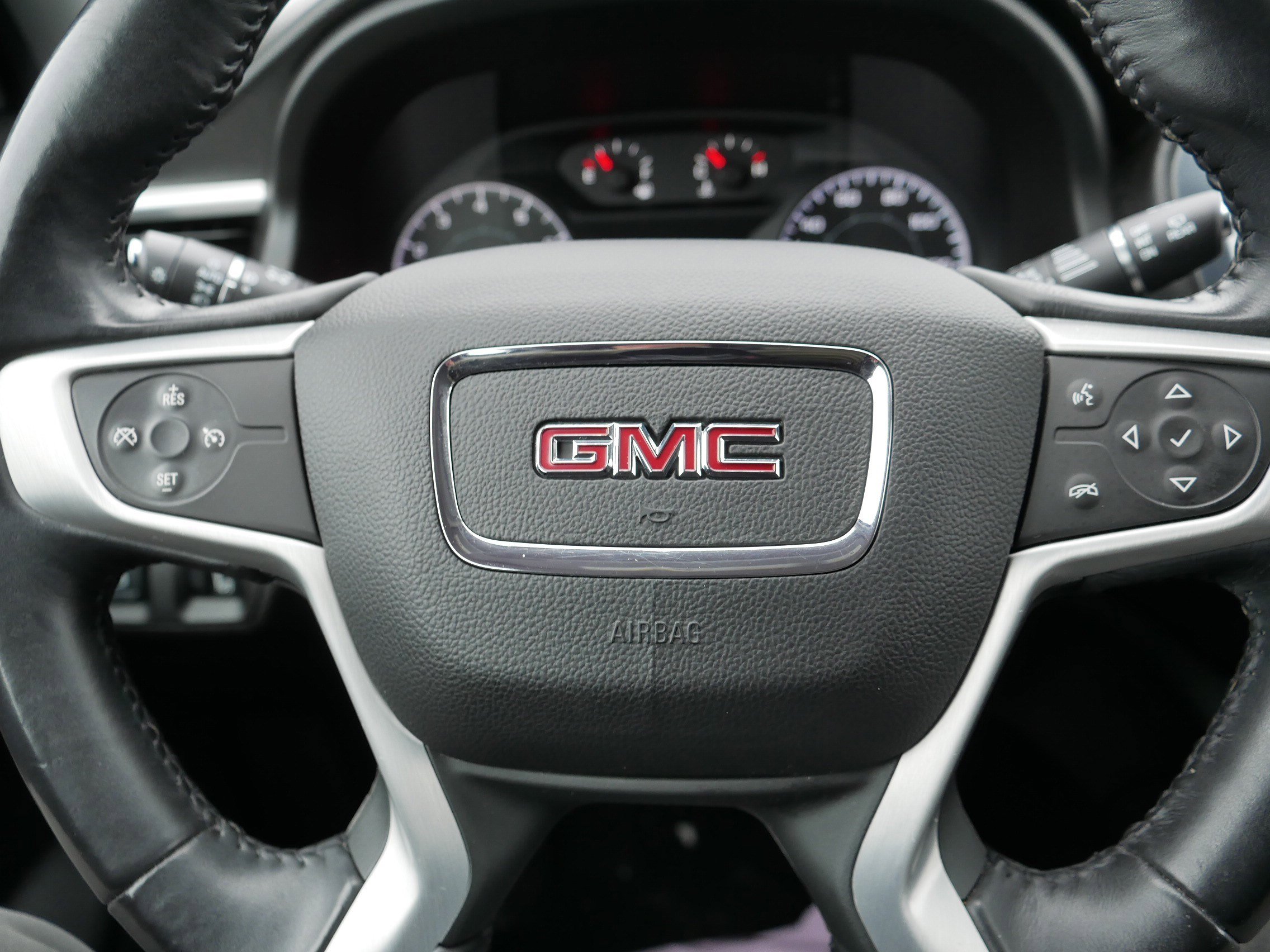 Used 2017 GMC Acadia SLE image 25