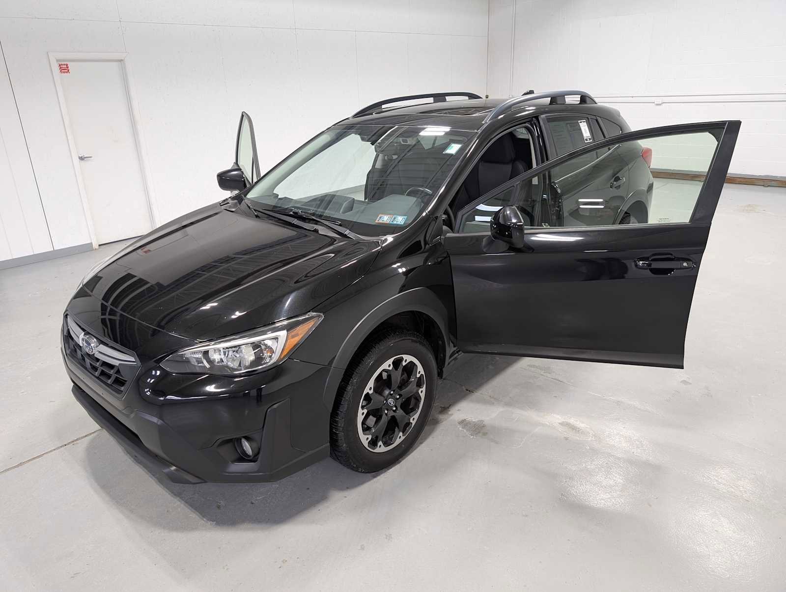 Used 2022 Subaru Crosstrek 2.0i Premium w/ Moonroof Package image 16