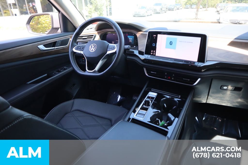 Used 2025 Volkswagen Atlas SE image 29