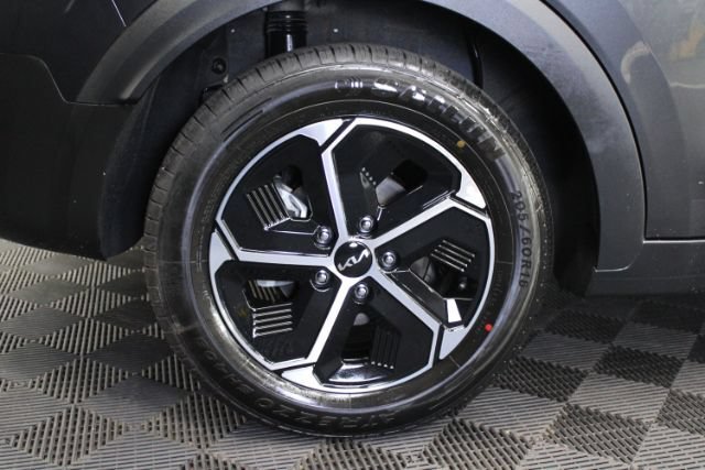 Used 2024 Kia Niro EX FWD image 5