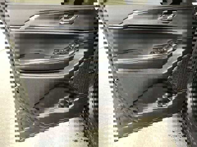 Used 2024 Jeep Grand Cherokee Laredo image 21