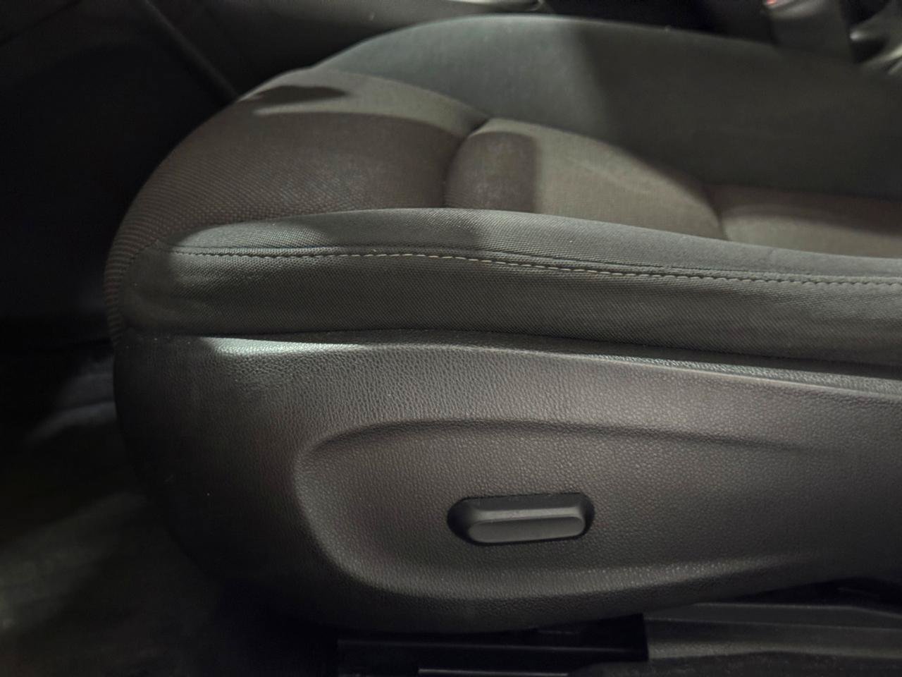 Used 2016 Chevrolet Cruze LT FWD image 23