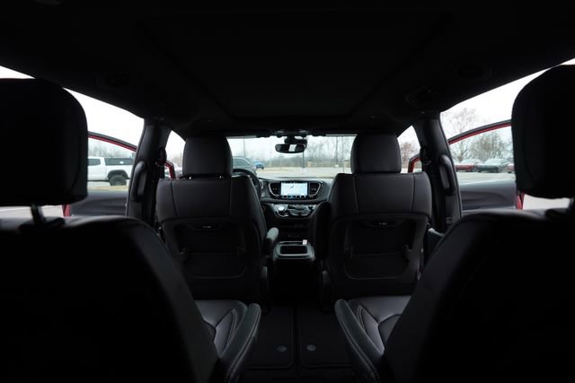 New 2026 Chrysler Pacifica Select FWD image 22