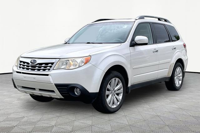 Used 2013 Subaru Forester 2.5X Limited AWD/4WD image 3