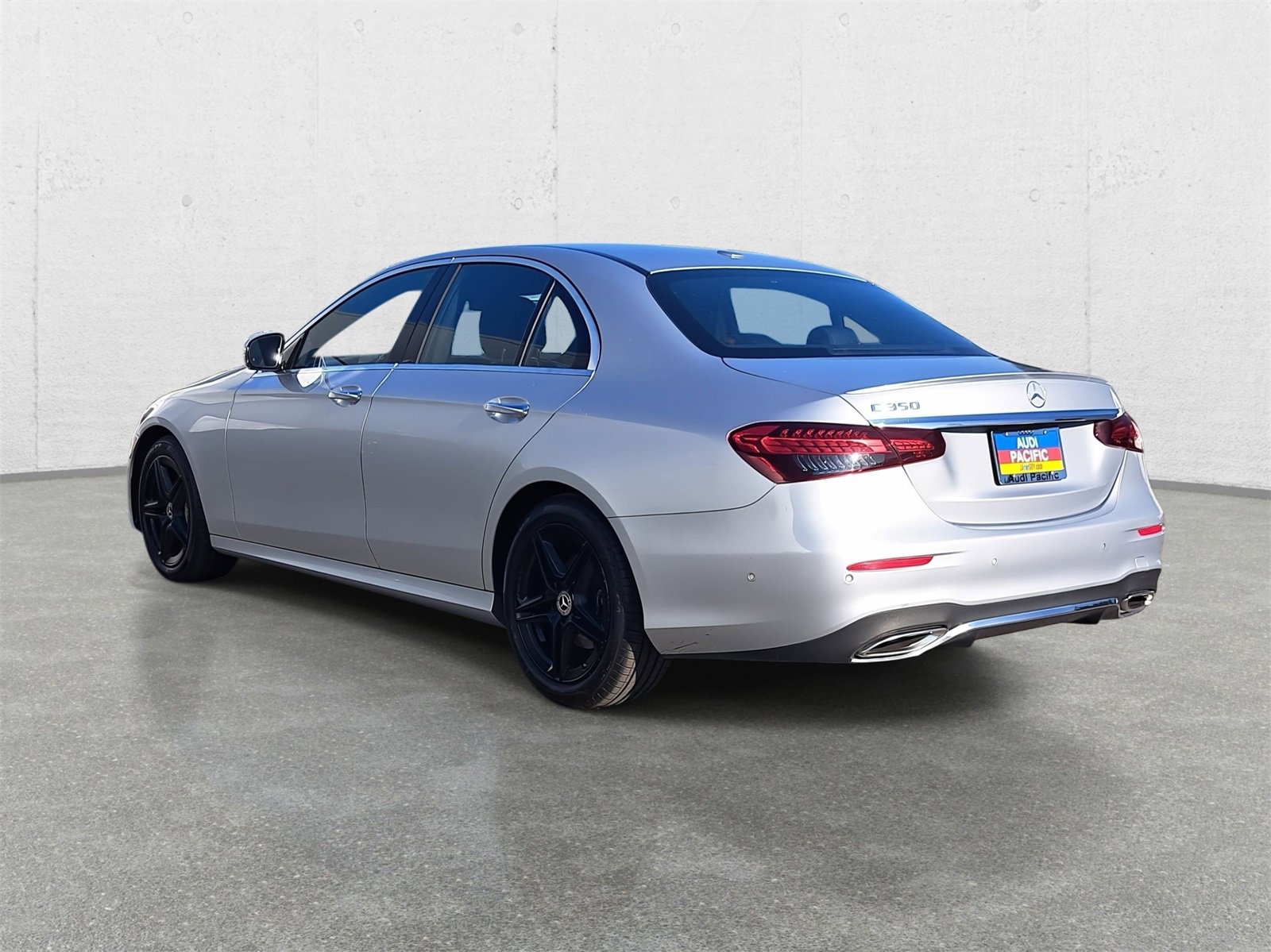 Used 2022 Mercedes-Benz E 350 Sedan w/ AMG Line Exterior image 7
