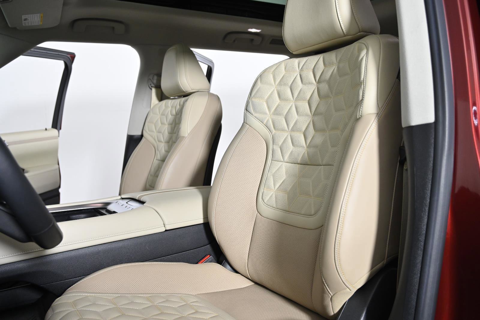 Used 2025 Nissan Armada Platinum image 26