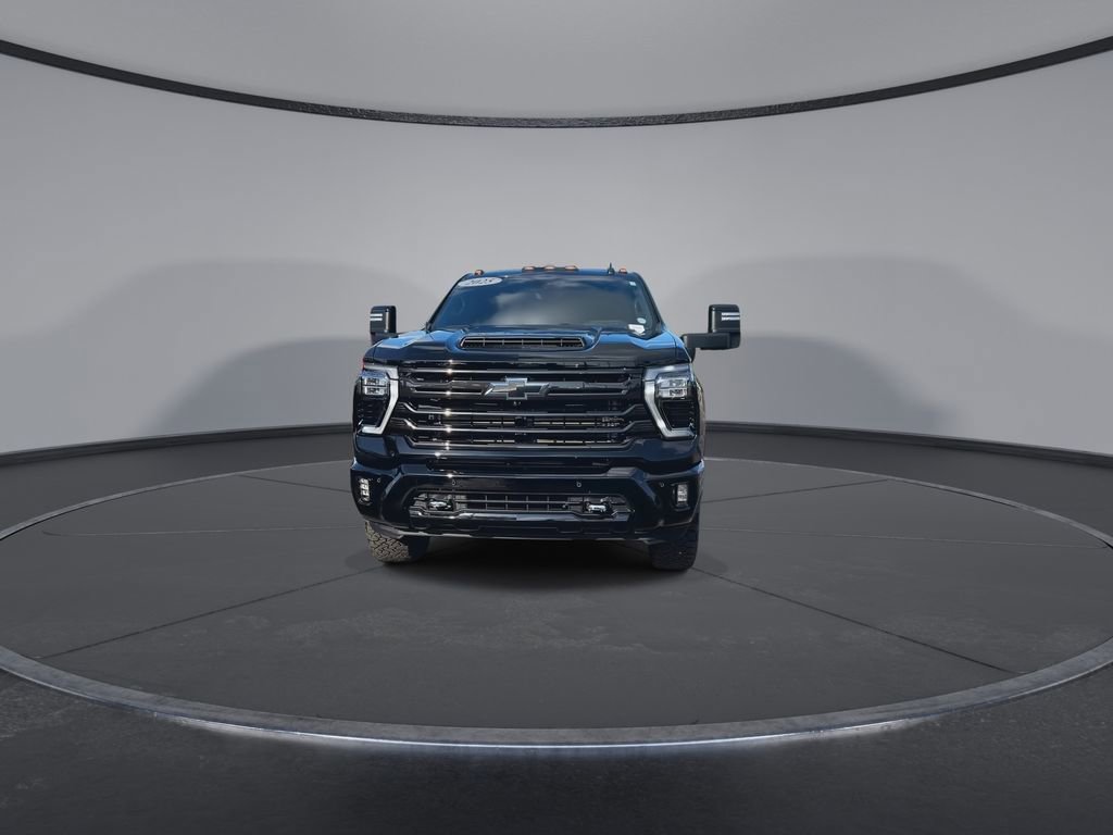 Used 2025 Chevrolet Silverado 2500 High Country w/ High Country Premium Package AWD/4WD image 3
