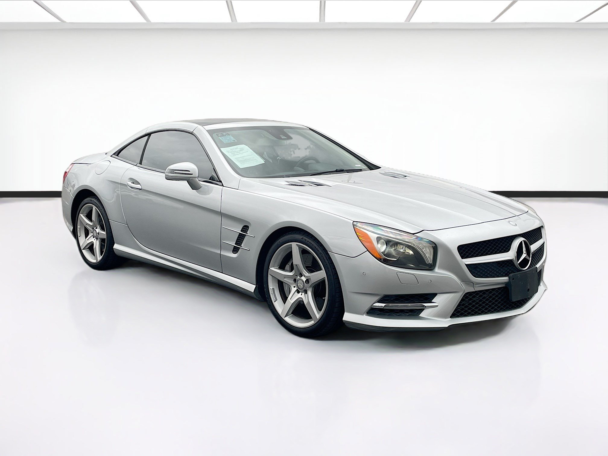 Used 2015 Mercedes-Benz SL 400 image 3