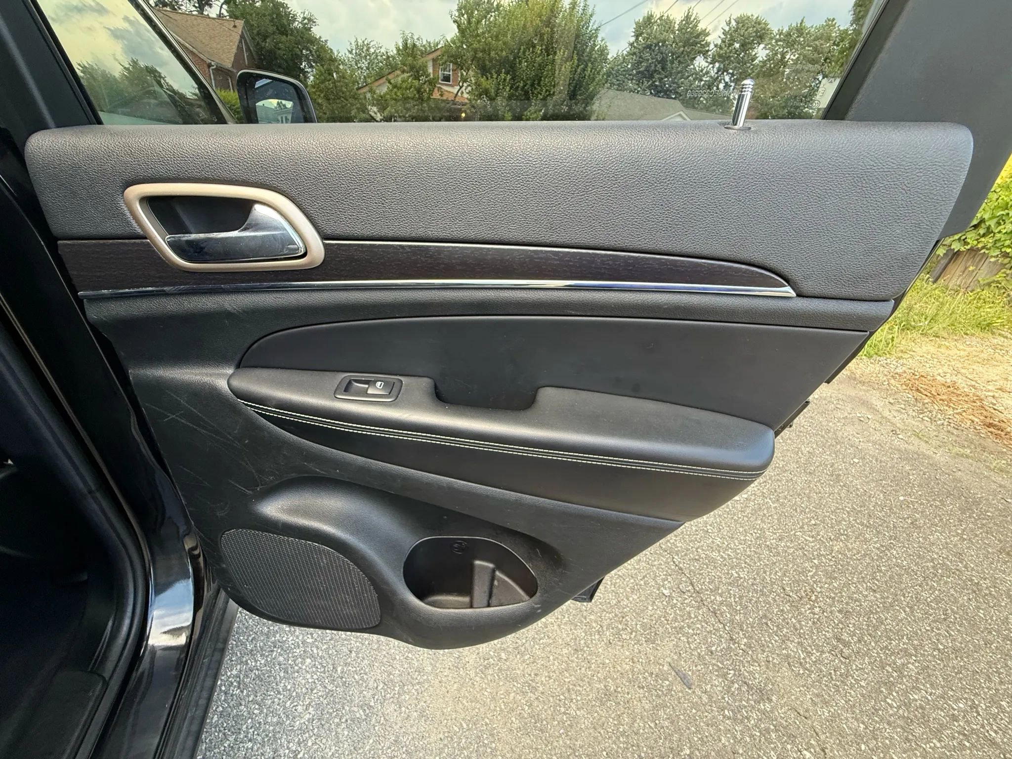 Used 2014 Jeep Grand Cherokee Limited AWD/4WD image 32