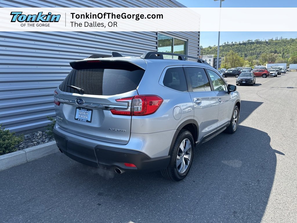 Used 2024 Subaru Ascent Premium w/ Convenience Package image 3