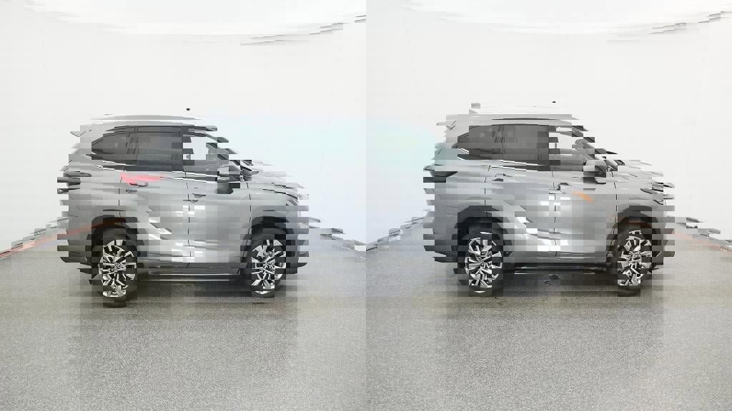 New 2026 Toyota Highlander Platinum image 11