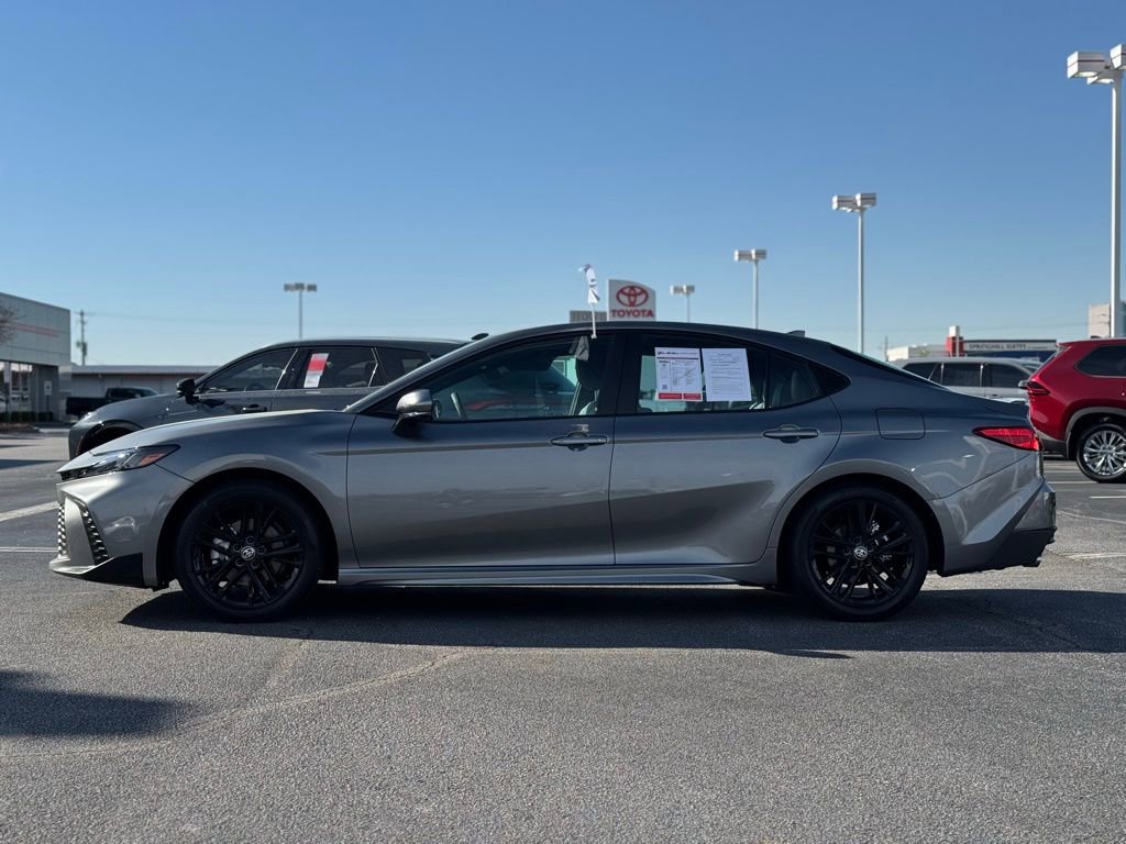Used 2026 Toyota Camry SE w/ Convenience Package image 4