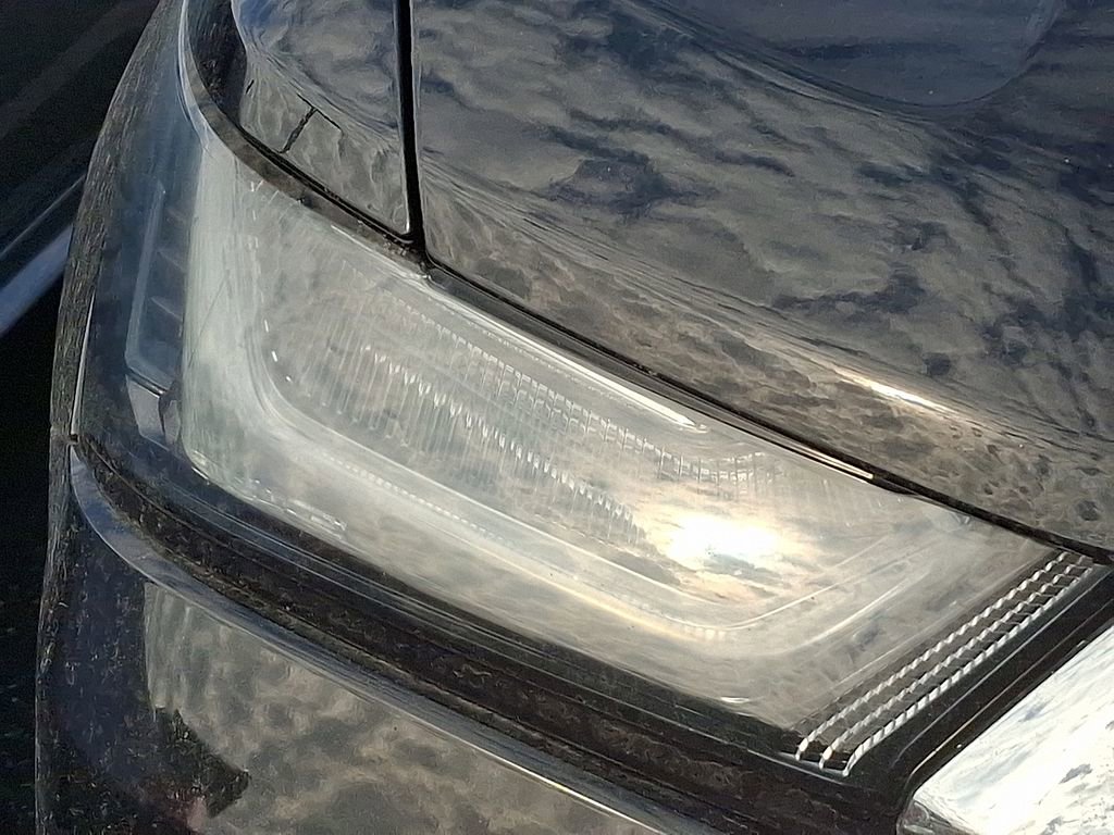 Used 2022 Chevrolet Traverse LT image 4