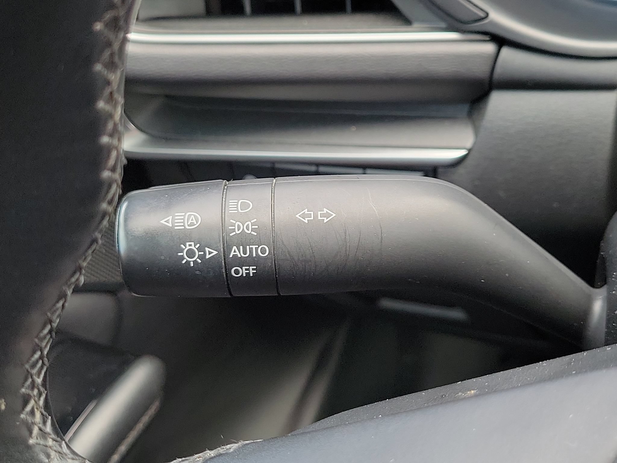 Used 2025 MAZDA MAZDA3 s Sport FWD image 13