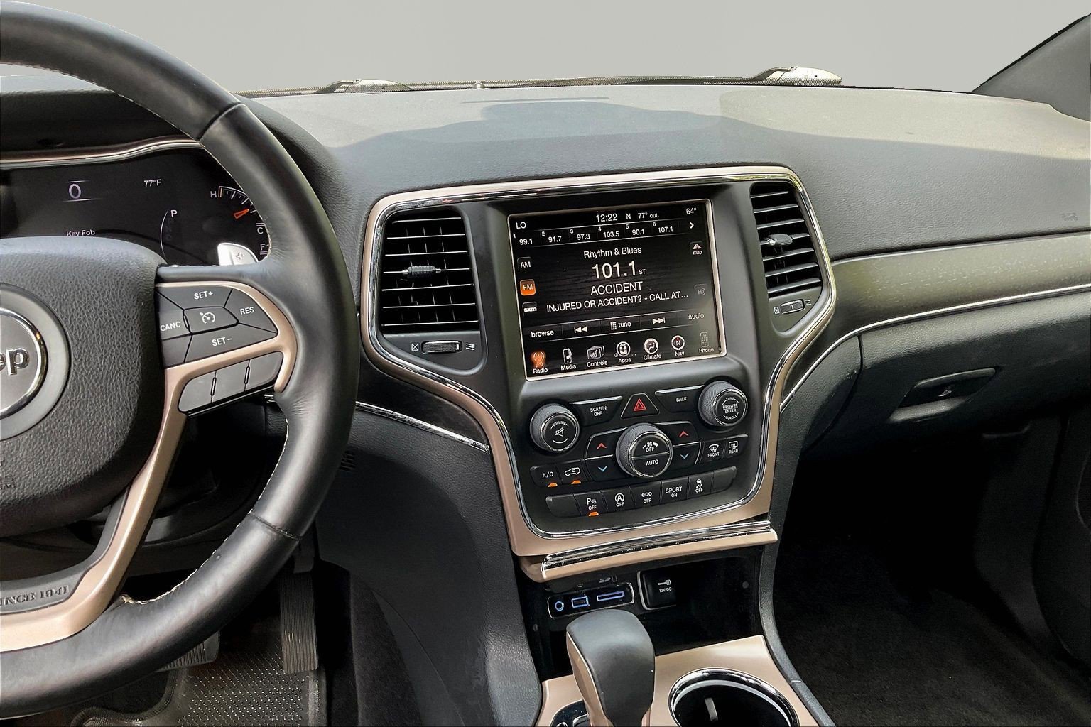 Used 2016 Jeep Grand Cherokee Limited AWD/4WD image 9