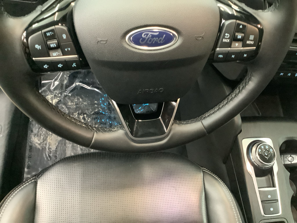Used 2024 Ford Escape Platinum AWD/4WD image 14