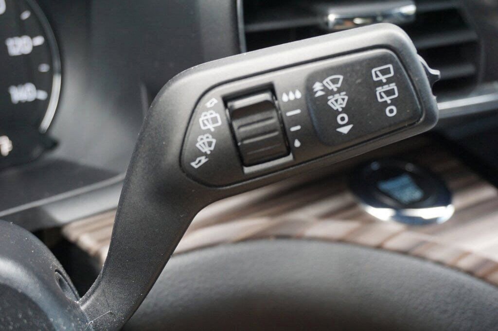 Used 2024 Ford Explorer Limited image 22