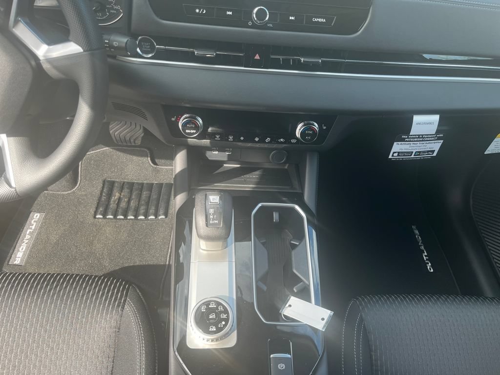 New 2026 Mitsubishi Outlander ES AWD/4WD image 11