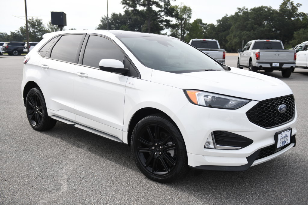 Used 2022 Ford Edge ST-Line w/ Class II Trailer Tow Package AWD/4WD image 3