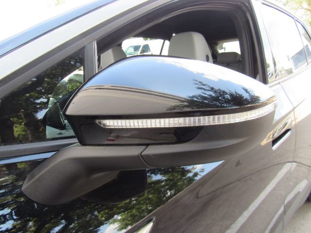 Used 2021 Volkswagen ID.4 Pro S w/ Gradient Package image 18