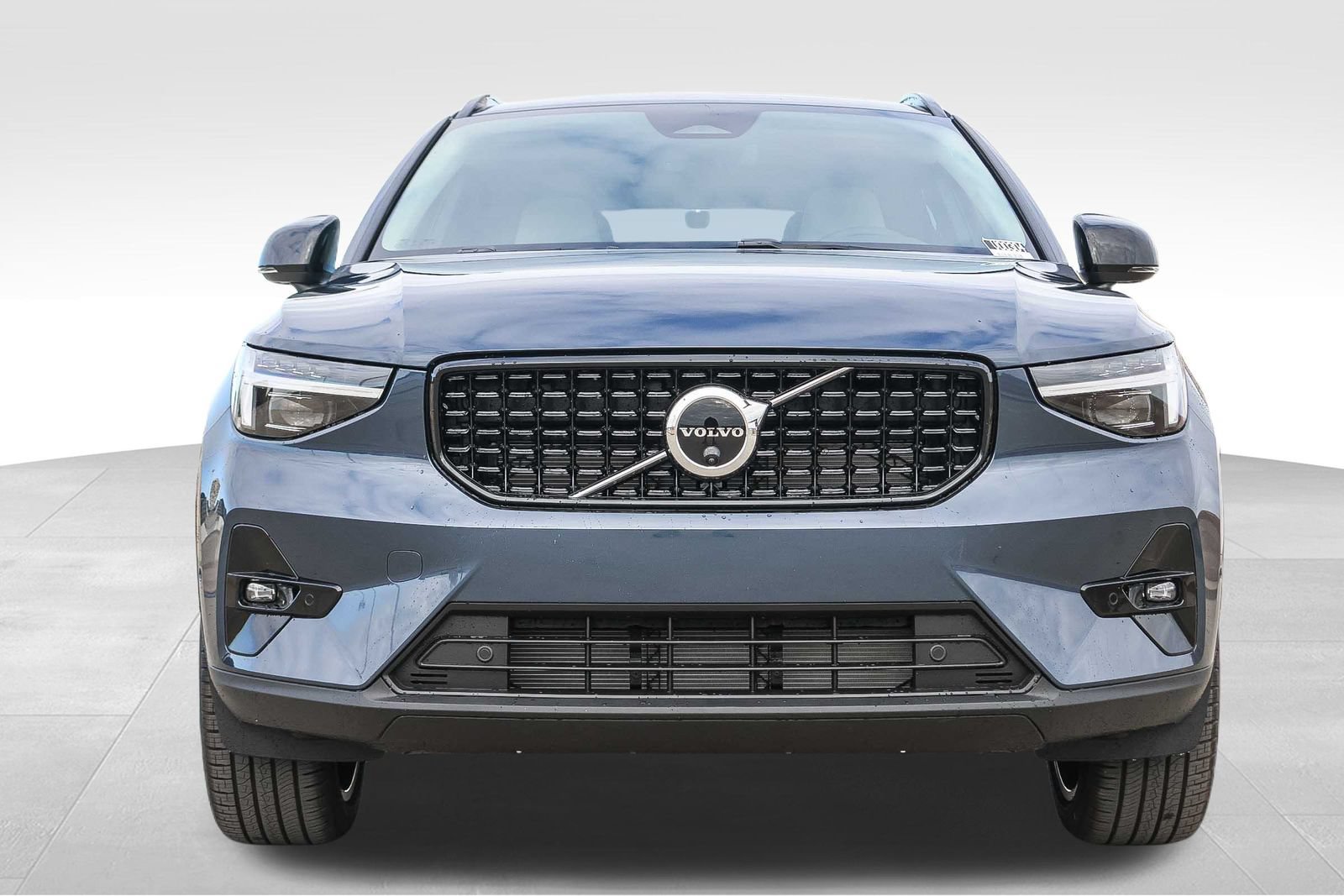 New 2026 Volvo XC40 B5 Ultra w/ Climate Package AWD/4WD image 2