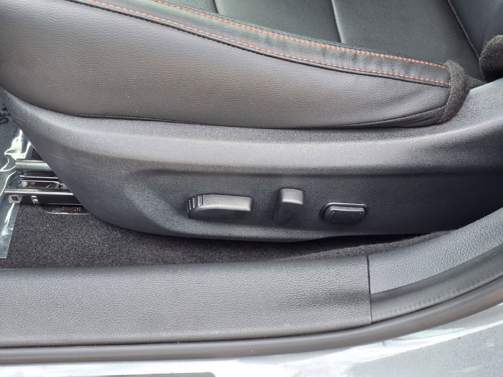 Used 2025 Nissan Sentra SR w/ SR Premium Package FWD image 11