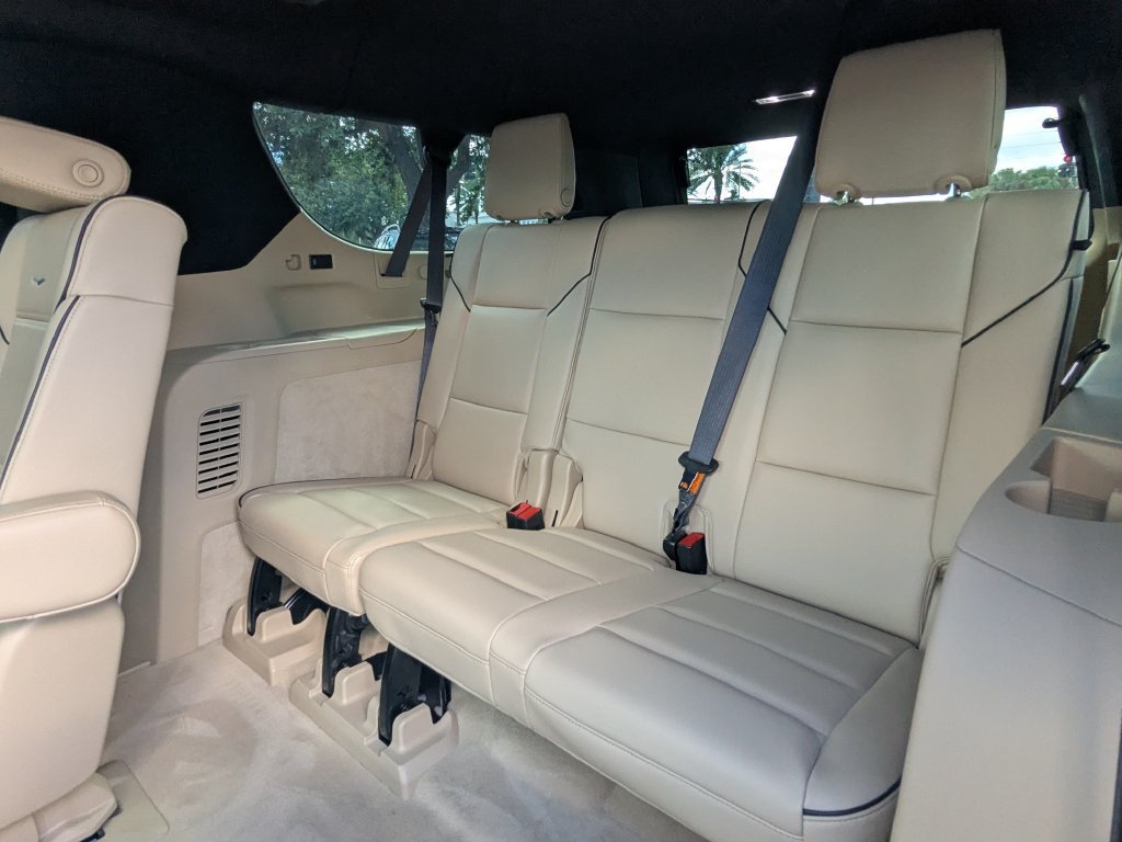 Used 2023 Cadillac Escalade ESV Premium Luxury AWD/4WD image 27