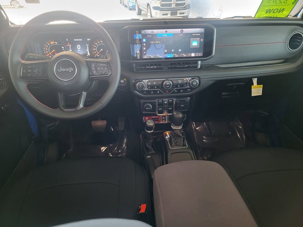 Used 2024 Jeep Wrangler Unlimited Rubicon w/ Technology Group image 21