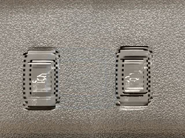 Certified 2024 Cadillac Escalade Premium Luxury image 34