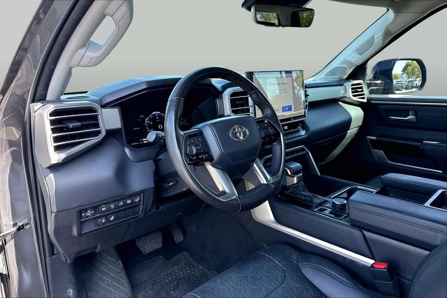 Used 2024 Toyota Tundra Limited AWD/4WD image 17