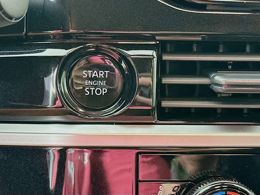 New 2025 Nissan Pathfinder SV image 19