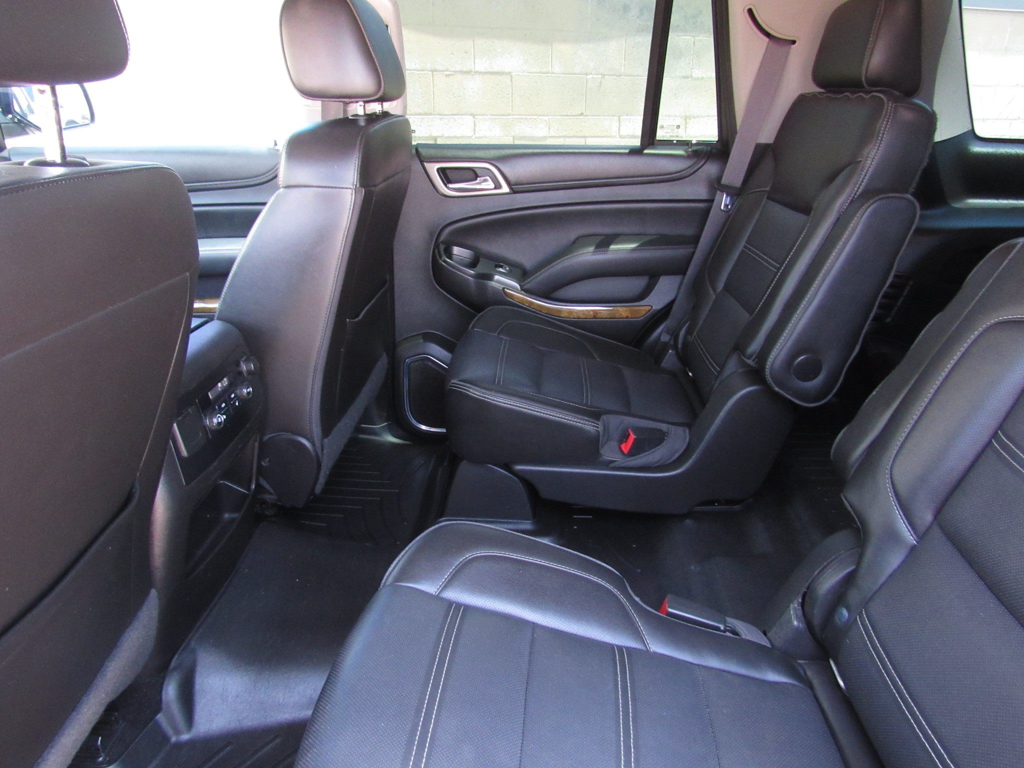 Used 2017 GMC Yukon Denali RWD image 14