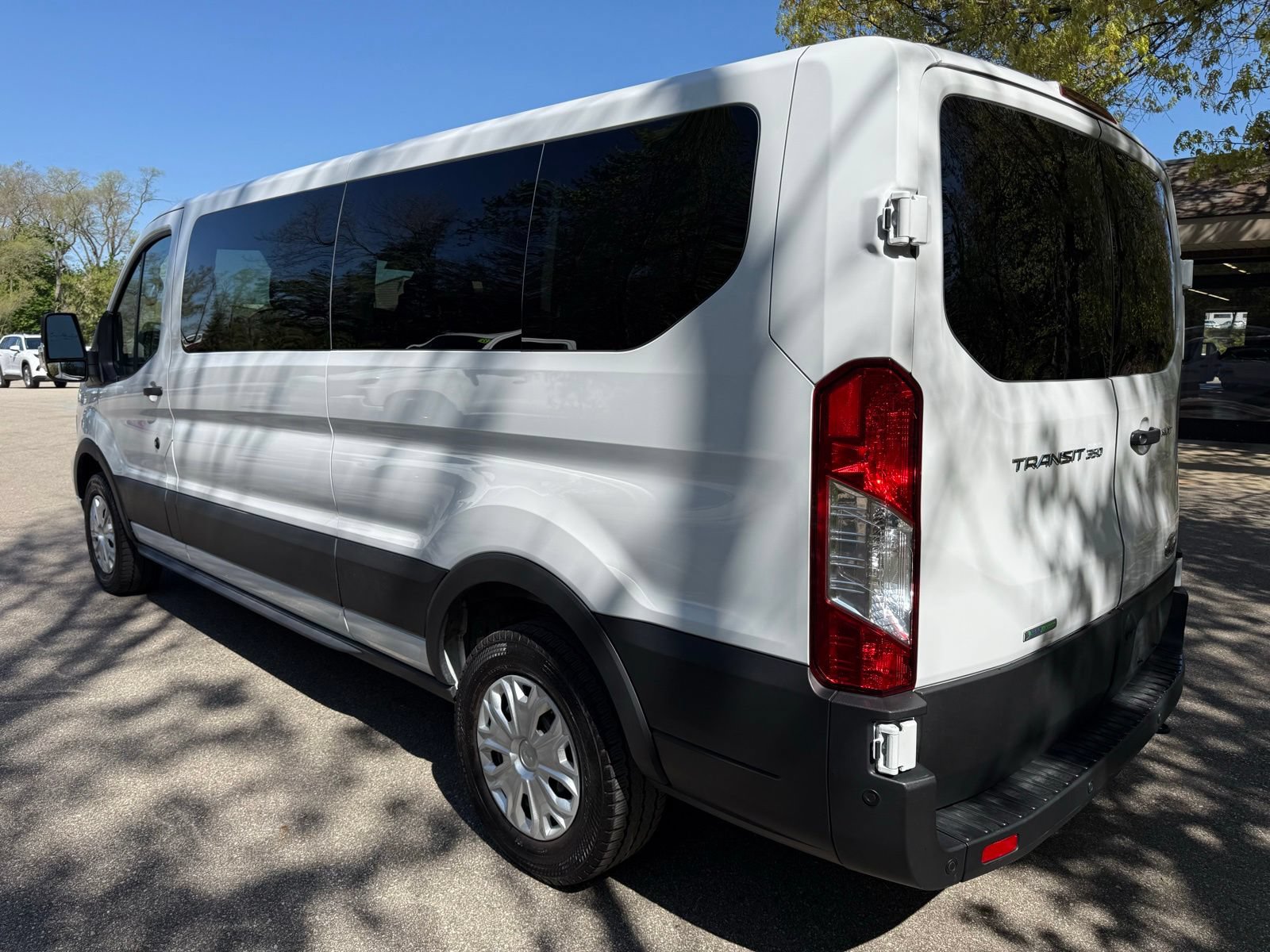 Used 2025 Ford Transit 350 XLT RWD image 3