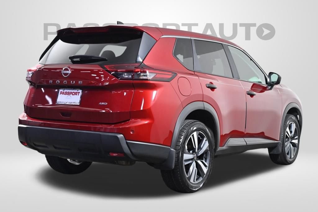 Used 2024 Nissan Rogue S AWD/4WD image 8