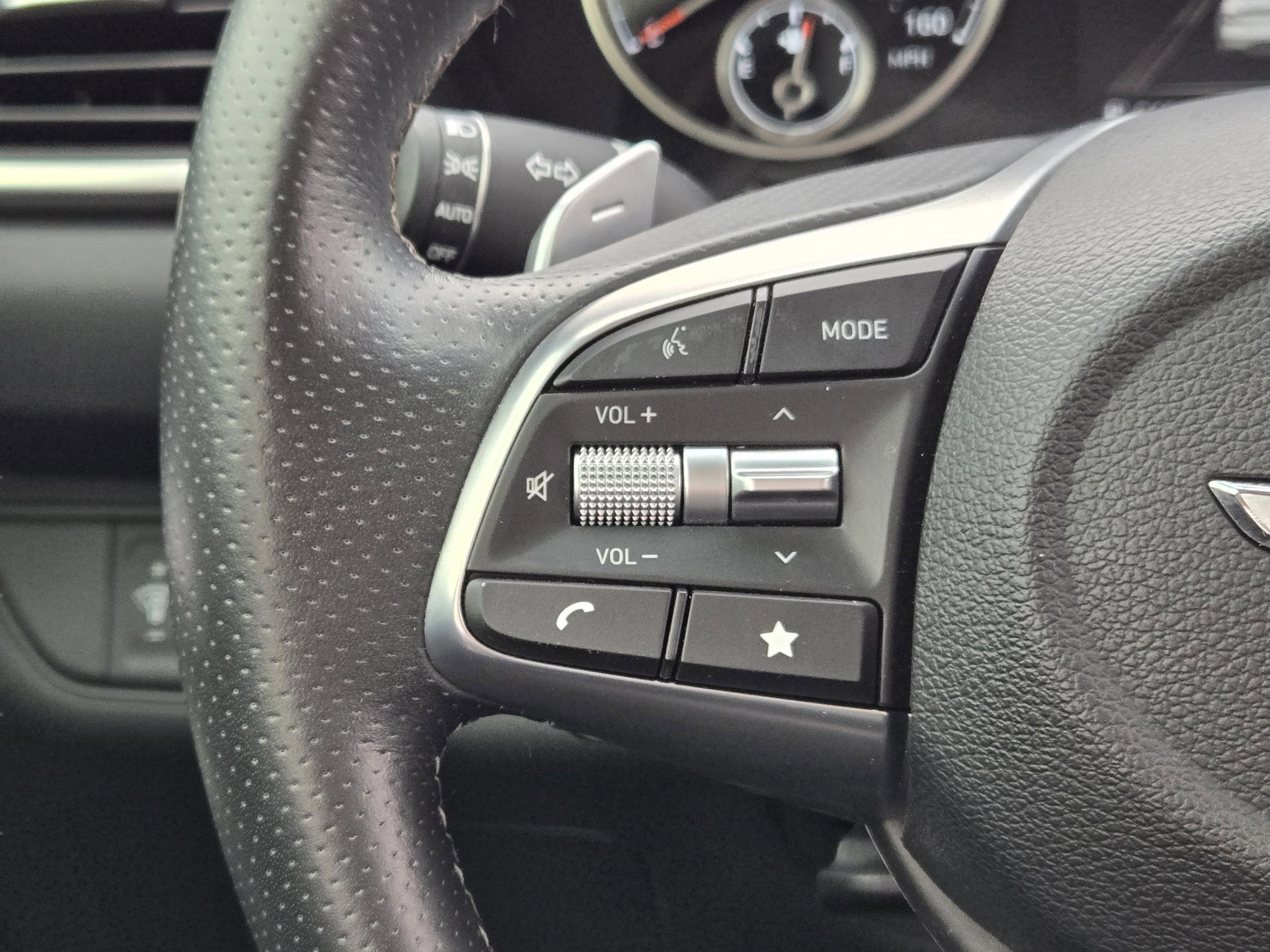 Used 2022 Genesis G70 2.0T image 28