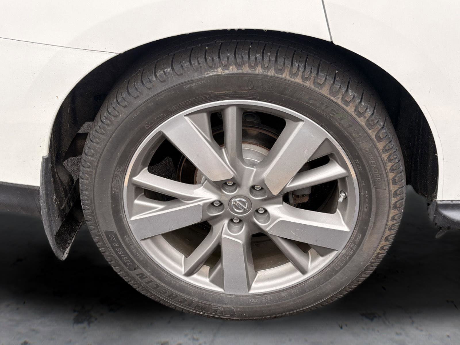 Used 2015 Nissan Pathfinder Platinum image 9