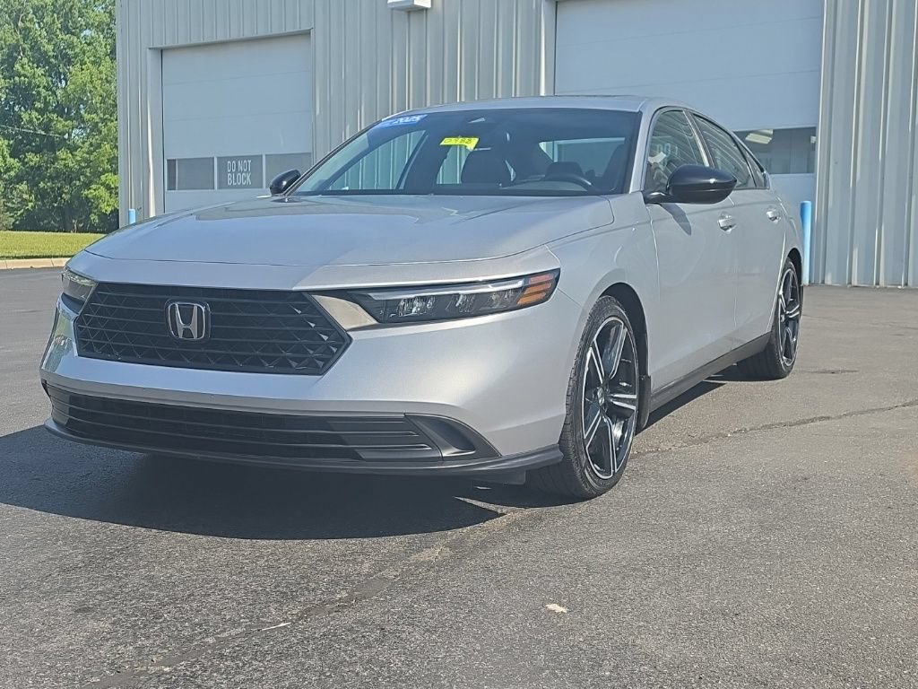 Certified 2025 Honda Accord Sport image 3